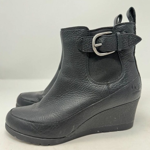 UGG ARLETA BOOTS Womens Size 8 Leather Wedge Buckle Waterproof Slipon Ankle Moto - Picture 1 of 11